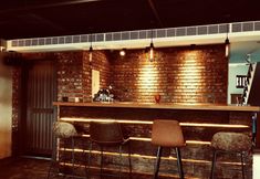 其他 3 The Upstairs