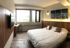 其他 4 The Upstairs