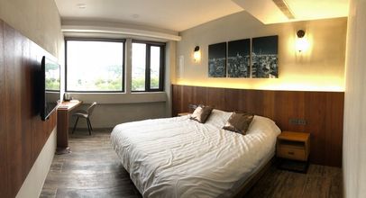 其他 4 The Upstairs