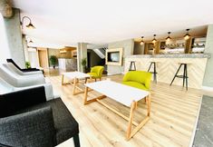 Khác 6 Royal City Hotel