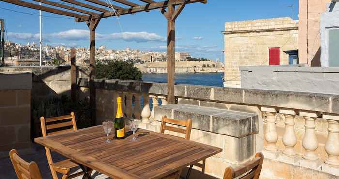 Lainnya Traditional Maltese Townhouse, Roof Terrace and Views