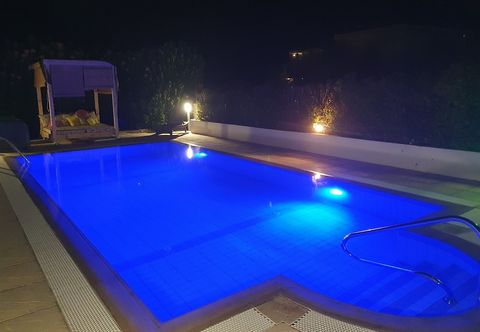 기타 Inviting 3-bed Villa in Kayalar