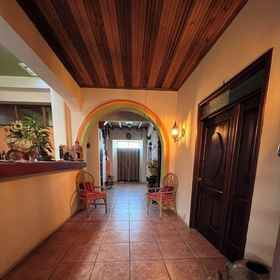 Reception 1 梅瑟迪斯多那民宿, 克萨尔特南戈省 酒店