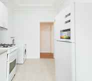 Lainnya 4 Newly Renovated Apt Close to CBD Unit 2