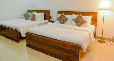 Lainnya 2 Pearl White Palace