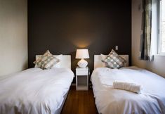 Others 4 Holly House