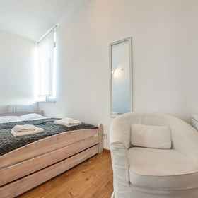 Room1陽光白雪米耶迪斯德羅斯奇里尼克飯店,卡缅县公寓