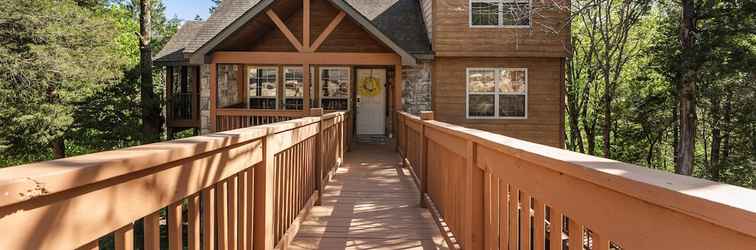 Others Whispering Woods Lodge-sleeps 10 4 Bedroom Home by RedAwning