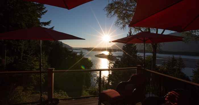 อื่นๆ The Fraser River's Edge B&B Lodge