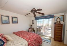 Others 3 Beautiful Waterfront Colonial