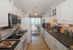 Others 7 Beautiful Waterfront Colonial