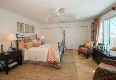 Others 2 Beautiful Waterfront Colonial