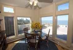 Others 5 Beautiful Waterfront Colonial