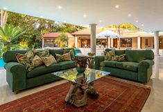 Others 7 Christie's at 32 on Russell