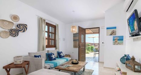 Others 2 Lindos Sapphire