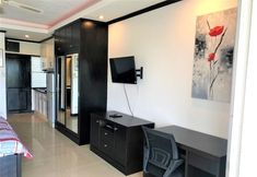 Others 7 Top Floor Spacious Studio