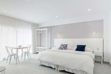 기타 INNER kompas Studios