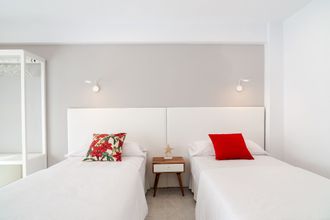 기타 4 INNER kompas Studios