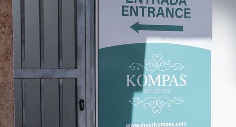 기타 2 INNER kompas Studios