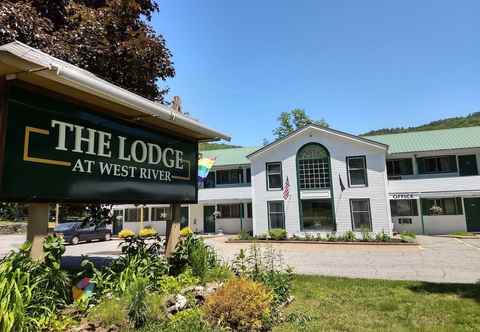 Lainnya The Lodge at West River