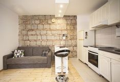 Others 2 Split Apartments with Hotel Service