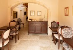 Lainnya 3 Phaedra Suites