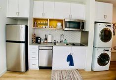 Others 4 Prime Roosevelt Contemporary Studio