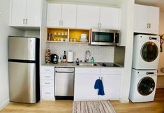 Others 4 Prime Roosevelt Contemporary Studio