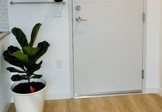 Others 2 Well Appointed Roosevelt Studio