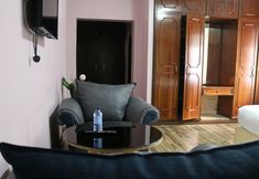 Others 7 Tisa Suites & Lounge