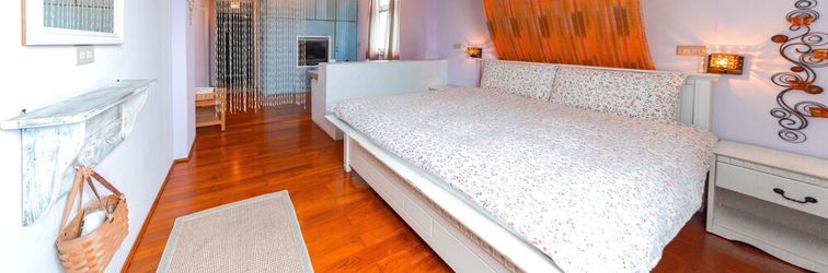 Others Little Flower House