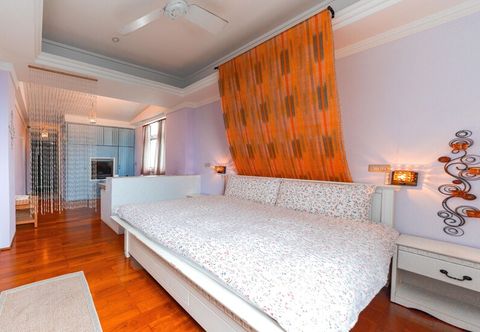 Others Little Flower House