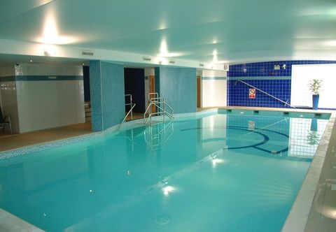 Others Stay Central Century Wharf