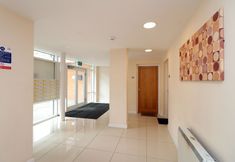 Others 2 Stay Central Century Wharf