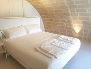 기타 4 Endea Dependance