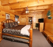 Lainnya 7 Rising Eagle Lodge - Eight Bedroom Cabin
