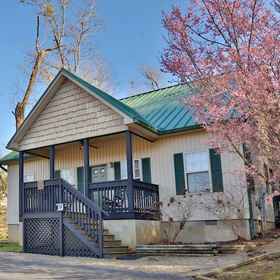 Primary image1蘋果花 10 - 2 房木屋飯店,鸽子谷岛飯店