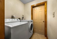 其他 5 Poplar Point Condo Unit 12C - Two Bedroom Condo