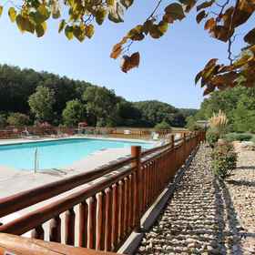 Primary image 1 MooseBehaving - Two Bedroom Cabin, Hatfield and McCoy Dinner Show Hotels