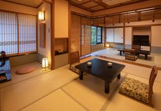 Others 6 Hakone Kamon