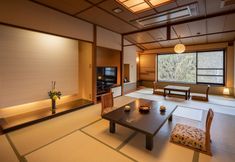 Others 3 Hakone Kamon