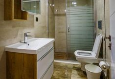 Others 7 Lacasita Urla