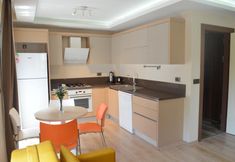 Others 2 Lacasita Urla