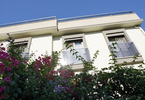 Others Lacasita Urla