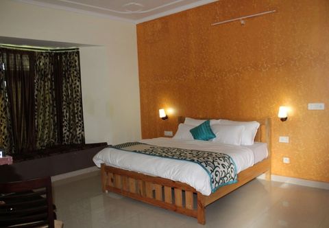 Others Niharika Palace by Royal Collection