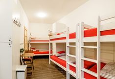 Others 2 Turn Hostel