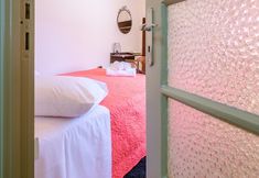 อื่นๆ 6 Home with Courtyard in Heart of Old Town