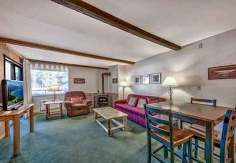 Lain-lain Poolside  Right By The Shores Of Lake Tahoe 1 Bedroom Condo by RedAwning