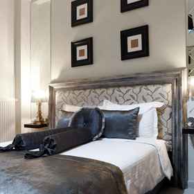 Primary image1水仙花馬斯特奢華公寓,Sintrivani/Ekthesi飯店