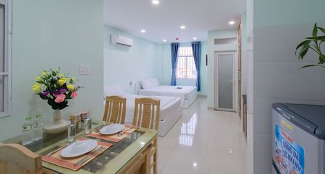 기타 2 7S Hotel Rainy House